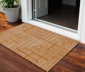 Homeroots 3' Beige And Ivory Geometric Washable Area Rug - Perfect For Indoor And Outdoor Spaces! 3' X 5' Polyester 600852