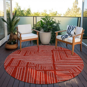 Homeroots 3' Beige And Ivory Geometric Washable Area Rug - Perfect For Indoor And Outdoor Spaces! 8' Round Polyester 600860