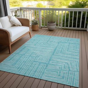 Homeroots 3' Beige And Ivory Geometric Washable Area Rug - Perfect For Indoor And Outdoor Spaces! 10' X 14' Polyester 600869