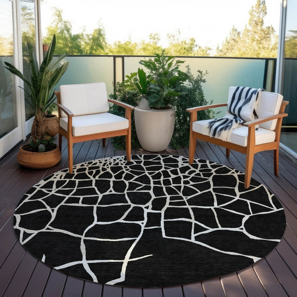 Homeroots 3' Beige And Tan Abstract Washable Area Rug For Indoor And Outdoor Spaces, Stain Resistant Design 8' Round Polyester 601106