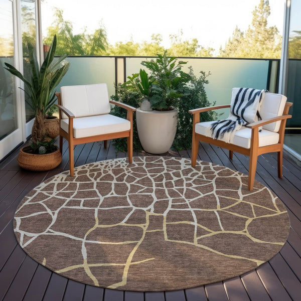 Homeroots 3' Beige And Tan Abstract Washable Area Rug For Indoor And Outdoor Spaces, Stain Resistant Design 8' Round Polyester 601112