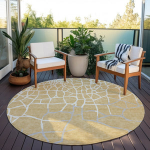 Homeroots 3' Beige And Tan Abstract Washable Area Rug For Indoor And Outdoor Spaces, Stain Resistant Design 8' Round Polyester 601124