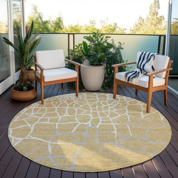 Homeroots 3' Beige And Tan Abstract Washable Area Rug For Indoor And Outdoor Spaces, Stain Resistant Design 8' Round Polyester 601124
