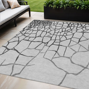 Homeroots 3' Beige And Tan Abstract Washable Area Rug For Indoor And Outdoor Spaces, Stain Resistant Design 5' X 8' Polyester 601129