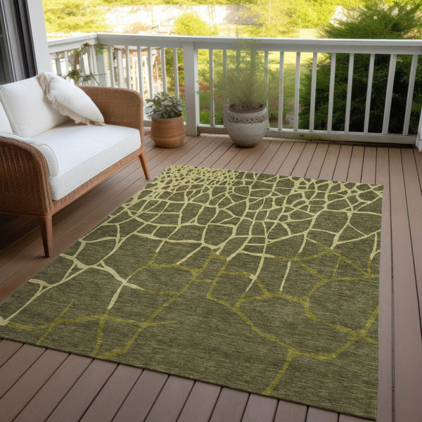 Homeroots 3' Beige And Tan Abstract Washable Area Rug For Indoor And Outdoor Spaces, Stain Resistant Design 5' X 8' Polyester 601153