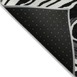 Homeroots 3' Durable Abstract Washable Area Rug For Indoor And Outdoor Spaces - Stylish And Stain Resistant 5' X 8' Polyester 601249