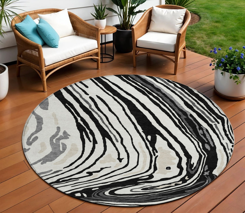 HomeRoots 5' Modern Abstract Washable Area Rug in Black, Gray, and Ivory for Indoor or Outdoor Spaces 8' Round 601250