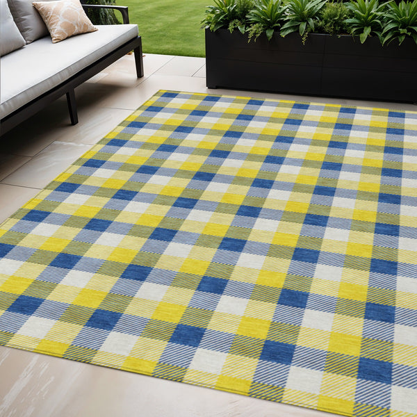 Homeroots 3' Stylish Brown Green Beige Plaid Washable Rug For Indoor And Outdoor Use - Durable And Chic 5' X 8' Polyester 601447