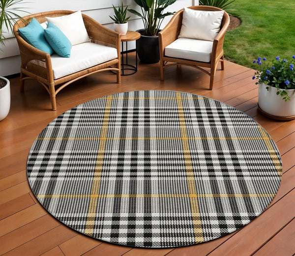 Homeroots 3' Stylish Black Gold & Ivory Plaid Washable Rug - Perfect For Indoor & Outdoor High Traffic Areas 8' Round Polyester 601454