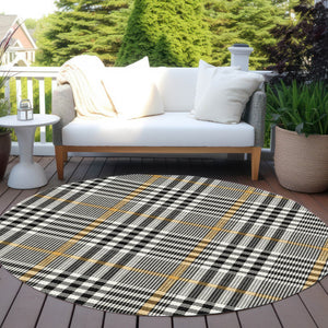 Homeroots 3' Stylish Black Gold & Ivory Plaid Washable Rug - Perfect For Indoor & Outdoor High Traffic Areas 8' Round Polyester 601454