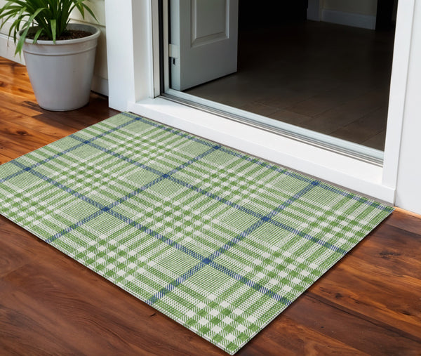 Homeroots 3' Stylish Black Gold & Ivory Plaid Washable Rug - Perfect For Indoor & Outdoor High Traffic Areas 3' X 5' Polyester 601470