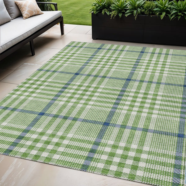 Homeroots 3' Stylish Black Gold & Ivory Plaid Washable Rug - Perfect For Indoor & Outdoor High Traffic Areas 5' X 8' Polyester 601471