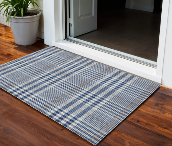 Homeroots 3' Stylish Black Gold & Ivory Plaid Washable Rug - Perfect For Indoor & Outdoor High Traffic Areas 3' X 5' Polyester 601488