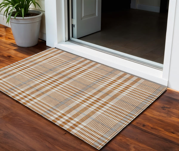 Homeroots 3' Stylish Black Gold & Ivory Plaid Washable Rug - Perfect For Indoor & Outdoor High Traffic Areas 3' X 5' Polyester 601500