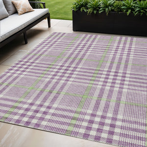 Homeroots 3' Stylish Black Gold & Ivory Plaid Washable Rug - Perfect For Indoor & Outdoor High Traffic Areas 5' X 8' Polyester 601507