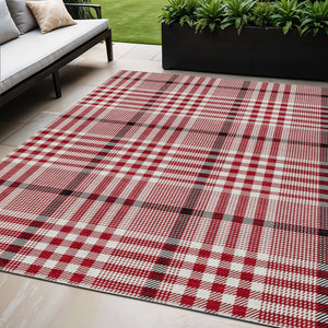 Homeroots 3' Stylish Black Gold & Ivory Plaid Washable Rug - Perfect For Indoor & Outdoor High Traffic Areas 5' X 8' Polyester 601513