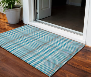 Homeroots 3' Stylish Black Gold & Ivory Plaid Washable Rug - Perfect For Indoor & Outdoor High Traffic Areas 3' X 5' Polyester 601518