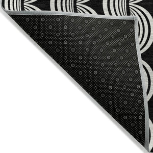 HomeRoots 5' Stylish Black and Ivory Ogee Area Rug – Durable, Washable Design for Indoor and Outdoor Spaces 8' Round 601532