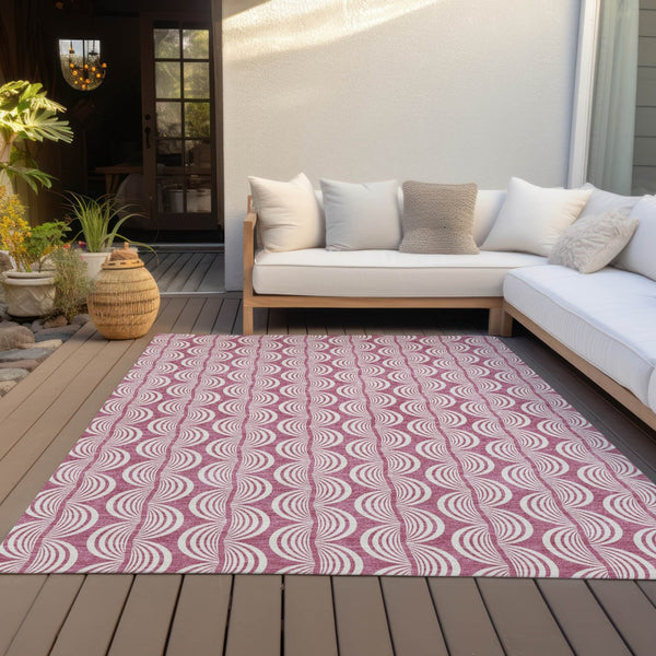 Homeroots 3' Beige And Ivory Ogee Washable Area Rug For Indoor And Outdoor Spaces – Durable, Stylish Design 3' X 5' Polyester 601536