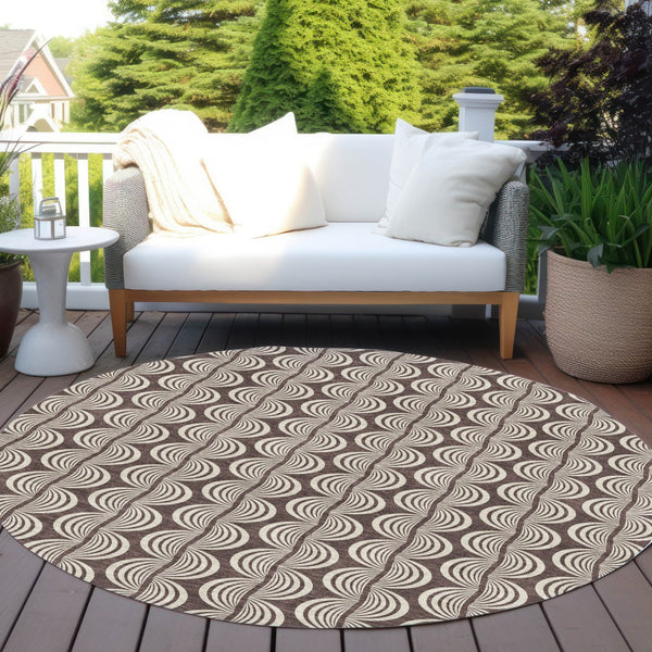 Homeroots 3' Beige And Ivory Ogee Washable Area Rug For Indoor And Outdoor Spaces – Durable, Stylish Design 8' Round Polyester 601556