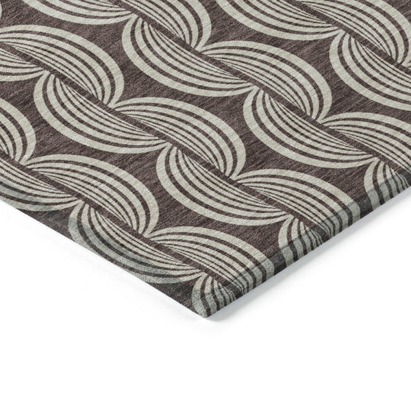 Homeroots 3' Beige And Ivory Ogee Washable Area Rug For Indoor And Outdoor Spaces – Durable, Stylish Design 8' Round Polyester 601556