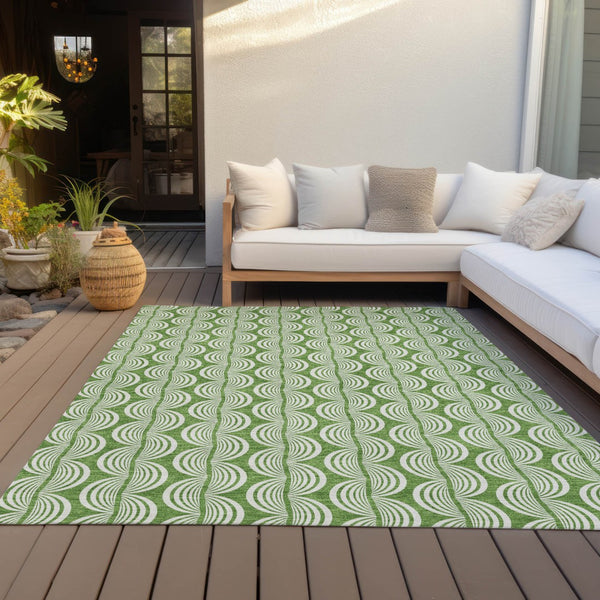 Homeroots 3' Beige And Ivory Ogee Washable Area Rug For Indoor And Outdoor Spaces – Durable, Stylish Design 10' X 14' Polyester 601565