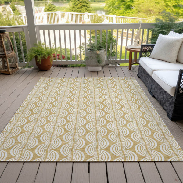 Homeroots 3' Beige And Ivory Ogee Washable Area Rug For Indoor And Outdoor Spaces – Durable, Stylish Design 5' X 8' Polyester 601567