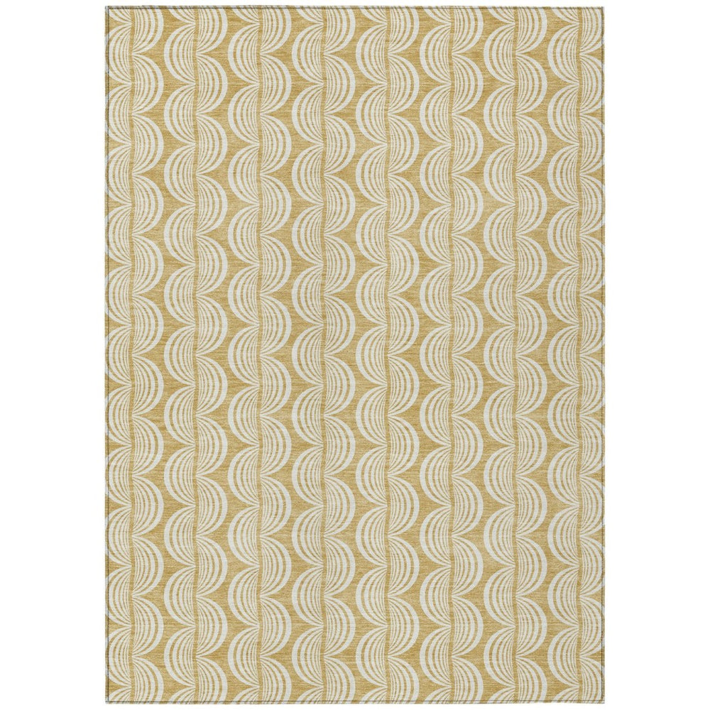HomeRoots 5' Gold and Beige Ogee Area Rug – Washable, Durable, and Perfect for Indoor-Outdoor Living Spaces 5' X 8' 601567