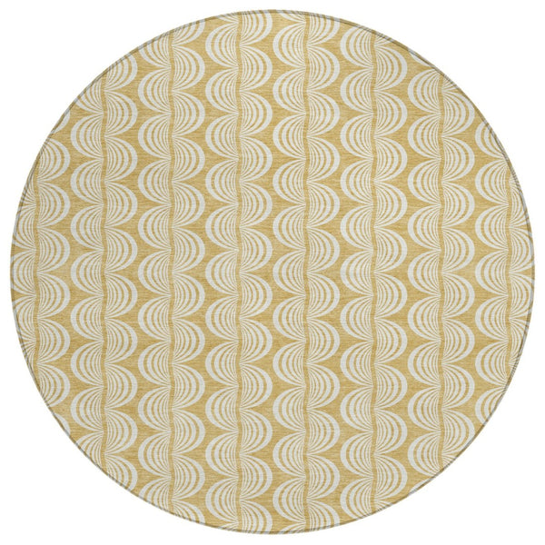 HomeRoots 5' Gold and Beige Ogee Area Rug – Washable, Durable, and Perfect for Indoor-Outdoor Living Spaces 8' Round 601568