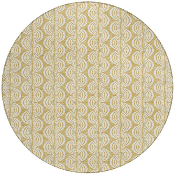 Homeroots 3' Beige And Ivory Ogee Washable Area Rug For Indoor And Outdoor Spaces – Durable, Stylish Design 8' Round Polyester 601568