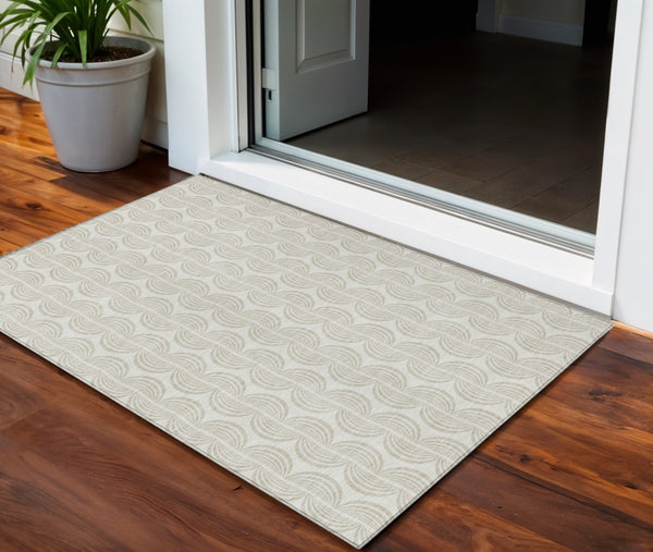 Homeroots 3' Beige And Ivory Ogee Washable Area Rug For Indoor And Outdoor Spaces – Durable, Stylish Design 3' X 5' Polyester 601578