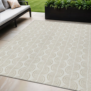 Homeroots 3' Beige And Ivory Ogee Washable Area Rug For Indoor And Outdoor Spaces – Durable, Stylish Design 5' X 8' Polyester 601579