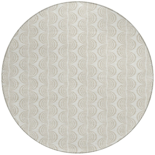 Homeroots 3' Beige And Ivory Ogee Washable Area Rug For Indoor And Outdoor Spaces – Durable, Stylish Design 8' Round Polyester 601580