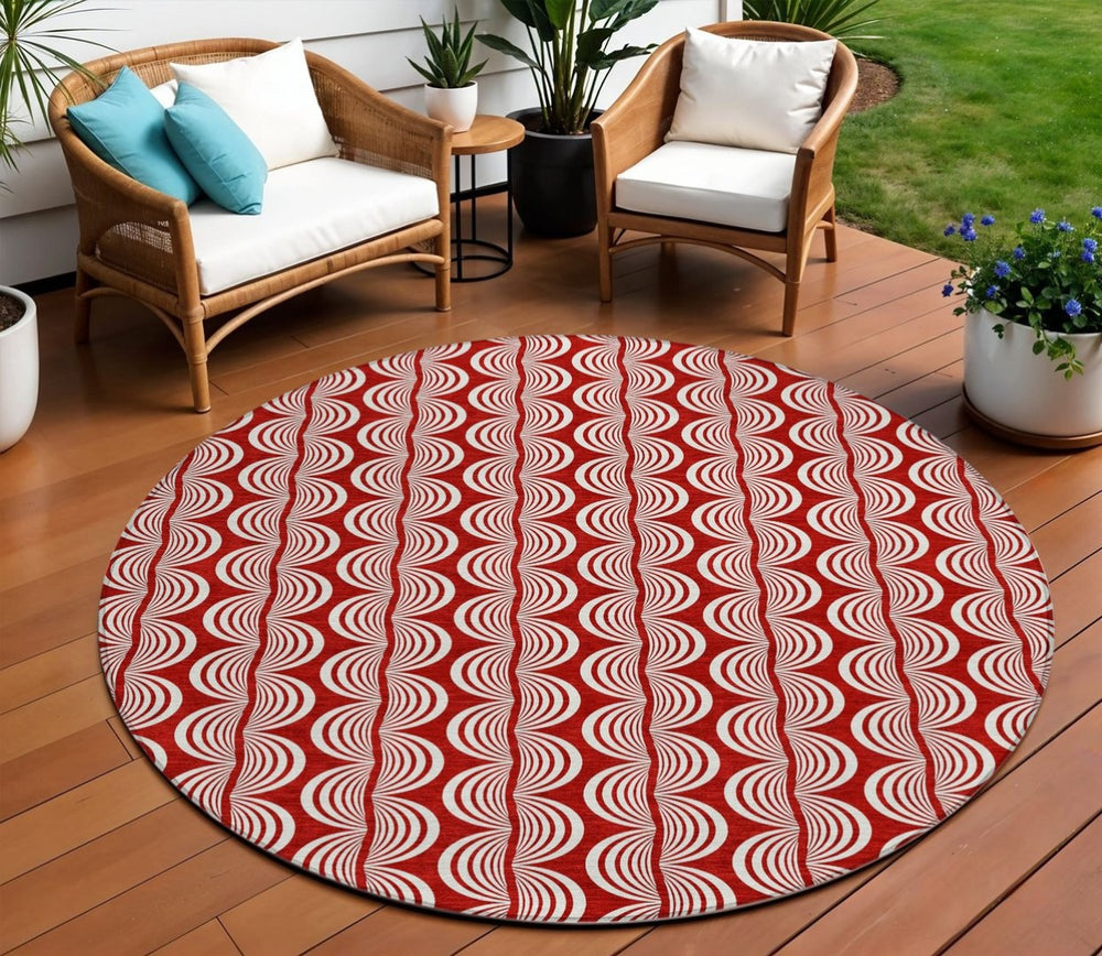 HomeRoots 5' Red and Ivory Ogee Area Rug - Stylish, Durable, and Washable for Indoor or Outdoor Use 8' Round 601604