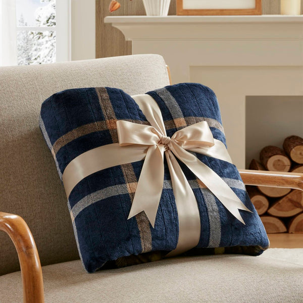 English Elm 1-piece Aztec Heated Throw with 12 Settings Auto Shutoff Soft Ivory Boho Blanket Navy Multi B035P408332
