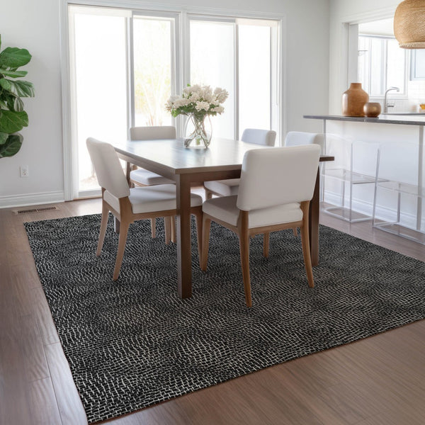 Homeroots 3' Beige And Ivory Geometric Washable Area Rug - Perfect For Indoor And Outdoor Comfort & Style 5' X 8' Polyester 602342