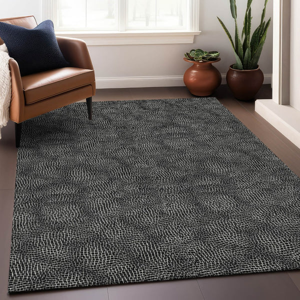 Homeroots 3' Beige And Ivory Geometric Washable Area Rug - Perfect For Indoor And Outdoor Comfort & Style 8' X 10' Polyester 602344