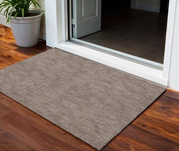 Homeroots 3' Beige And Ivory Geometric Washable Area Rug - Perfect For Indoor And Outdoor Comfort & Style 3' X 5' Polyester 602347
