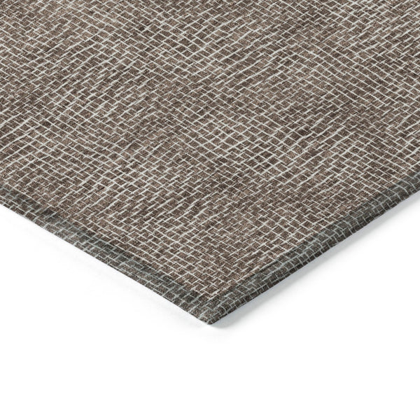 Homeroots 3' Beige And Ivory Geometric Washable Area Rug - Perfect For Indoor And Outdoor Comfort & Style 8' Round Polyester 602349