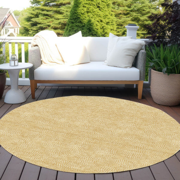 Homeroots 3' Beige And Ivory Geometric Washable Area Rug - Perfect For Indoor And Outdoor Comfort & Style 8' Round Polyester 602373
