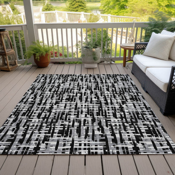 Homeroots 3' Stylish Black, Gray, And Ivory Abstract Washable Area Rug For Indoor And Outdoor Spaces 10' X 14' Polyester 602472