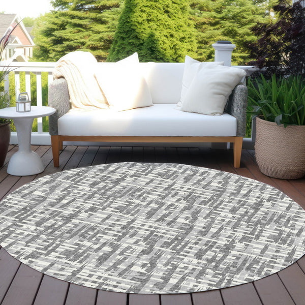 Homeroots 3' Stylish Black, Gray, And Ivory Abstract Washable Area Rug For Indoor And Outdoor Spaces 8' Round Polyester 602505