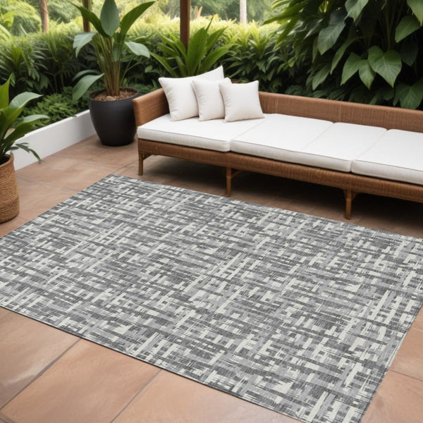 Homeroots 3' Stylish Black, Gray, And Ivory Abstract Washable Area Rug For Indoor And Outdoor Spaces 10' X 14' Polyester 602508
