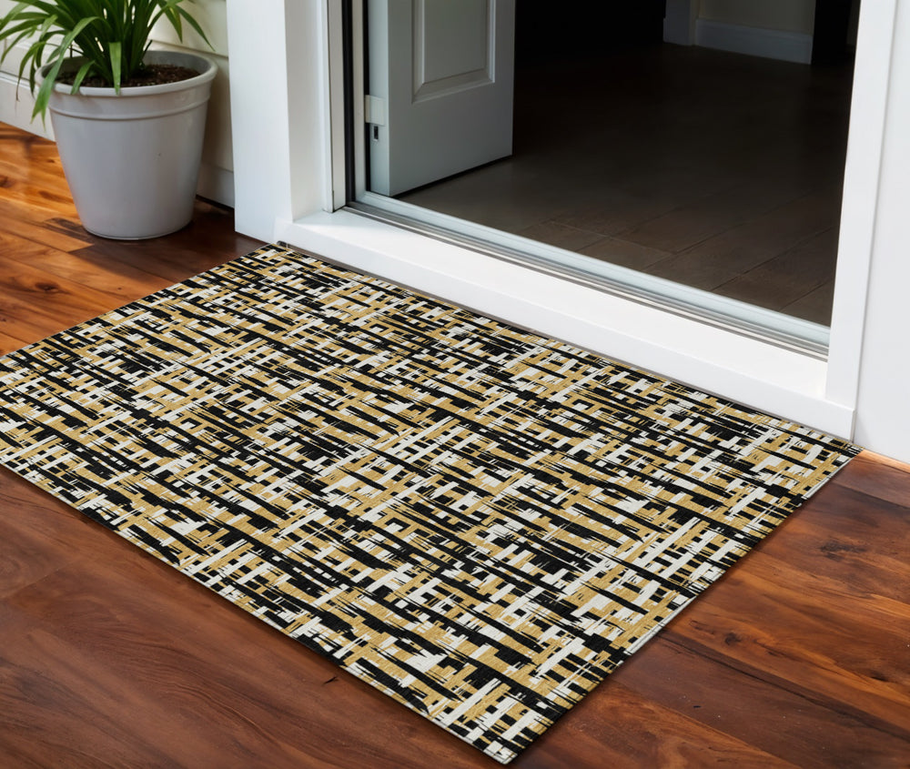 Homeroots 3' Beige And Gray Abstract Washable Indoor-outdoor Area Rug For Stylish Spaces And Durability 3' X 5' Polyester 602545