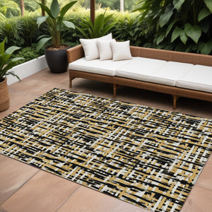Homeroots 3' Beige And Gray Abstract Washable Indoor-outdoor Area Rug For Stylish Spaces And Durability 8' X 10' Polyester 602548