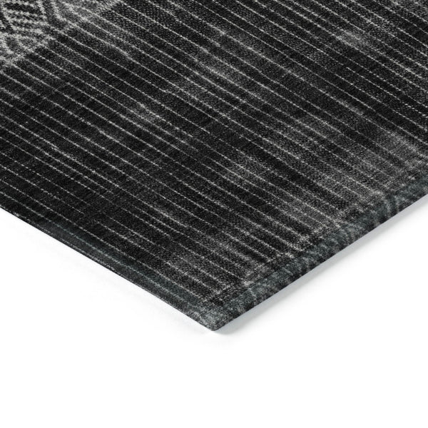 Homeroots 3' Transform Your Space With Black Ivory And Gray Ombre Washable Indoor Outdoor Area Rug 8' Round Polyester 602823