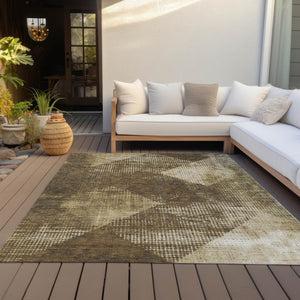 Homeroots 3' Brown And Beige Geometric Washable Area Rug – Perfect For Indoor And Outdoor High Traffic Spaces 3' X 5' Polyester 602827