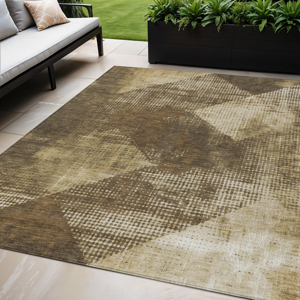 Homeroots 3' Brown And Beige Geometric Washable Area Rug – Perfect For Indoor And Outdoor High Traffic Spaces 5' X 8' Polyester 602828