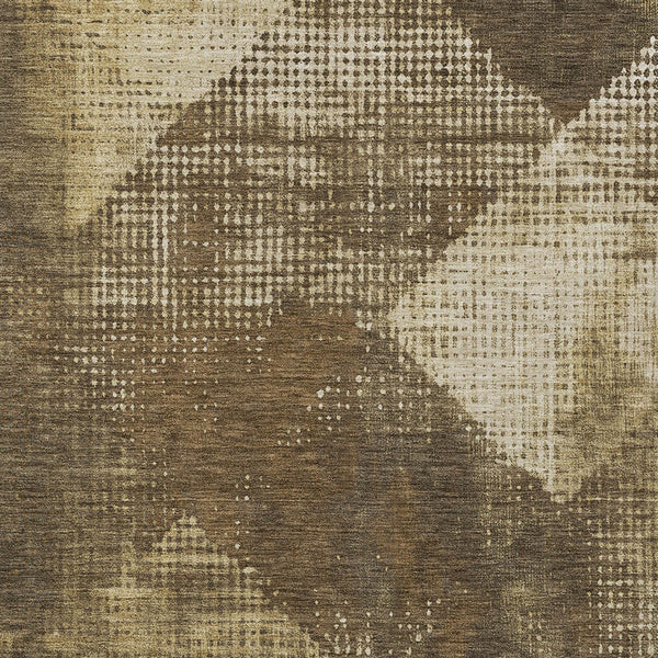 Homeroots 3' Brown And Beige Geometric Washable Area Rug – Perfect For Indoor And Outdoor High Traffic Spaces 5' X 8' Polyester 602828