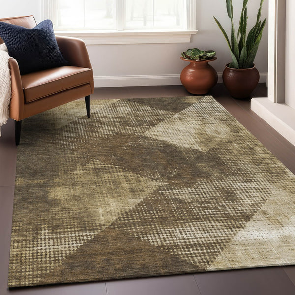 Homeroots 3' Brown And Beige Geometric Washable Area Rug – Perfect For Indoor And Outdoor High Traffic Spaces 5' X 8' Polyester 602828